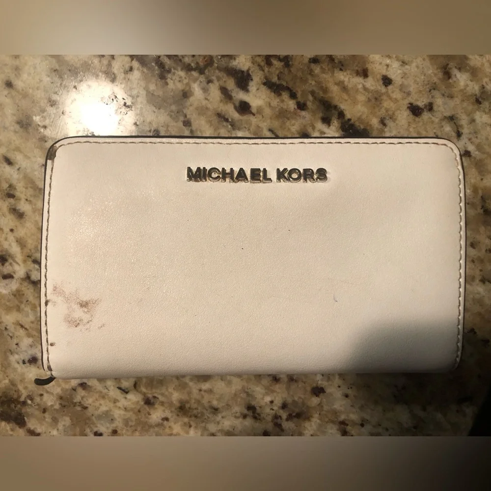 Michael Kors Cream Wallet